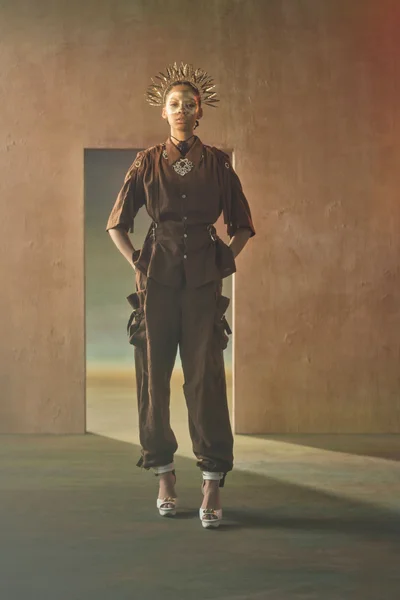 Look 3